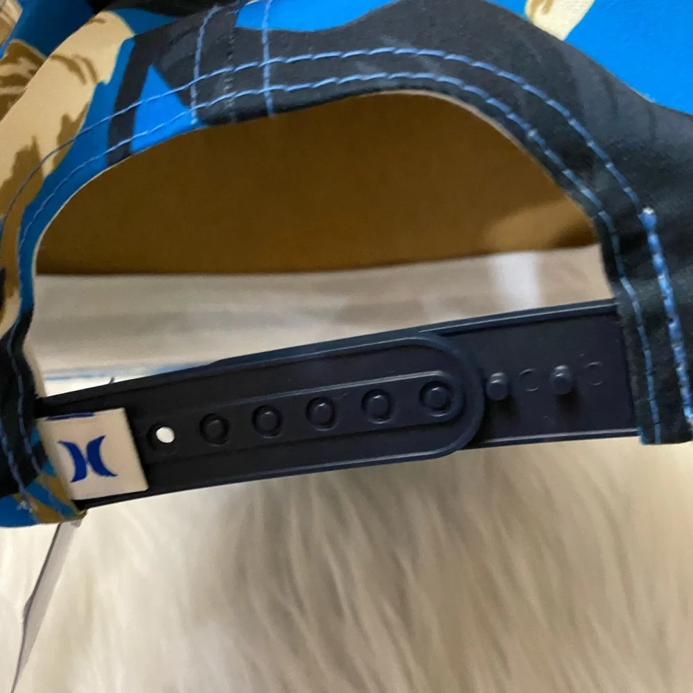 Men’s Hurley Hat - Picture 6 of 9